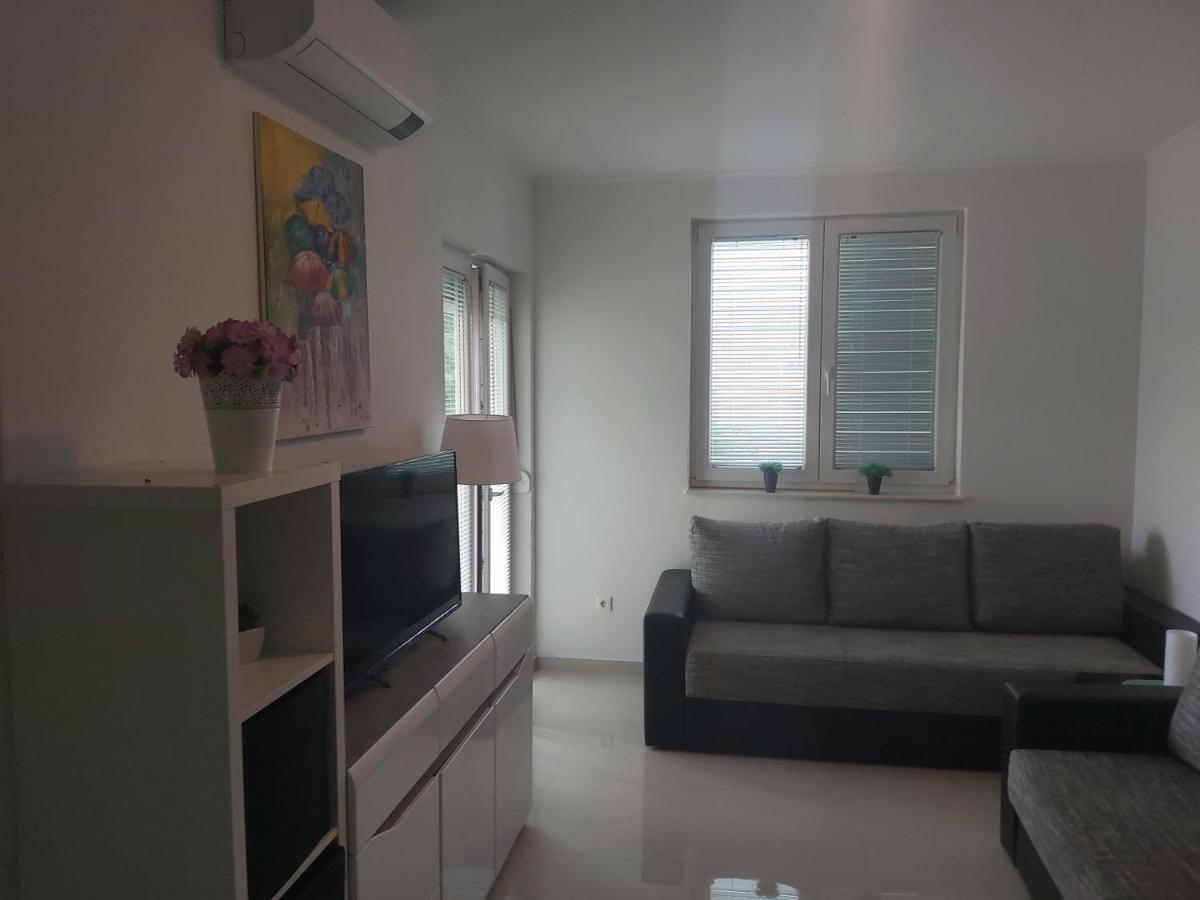 Apartment Adrijana 诺瓦利娅 外观 照片